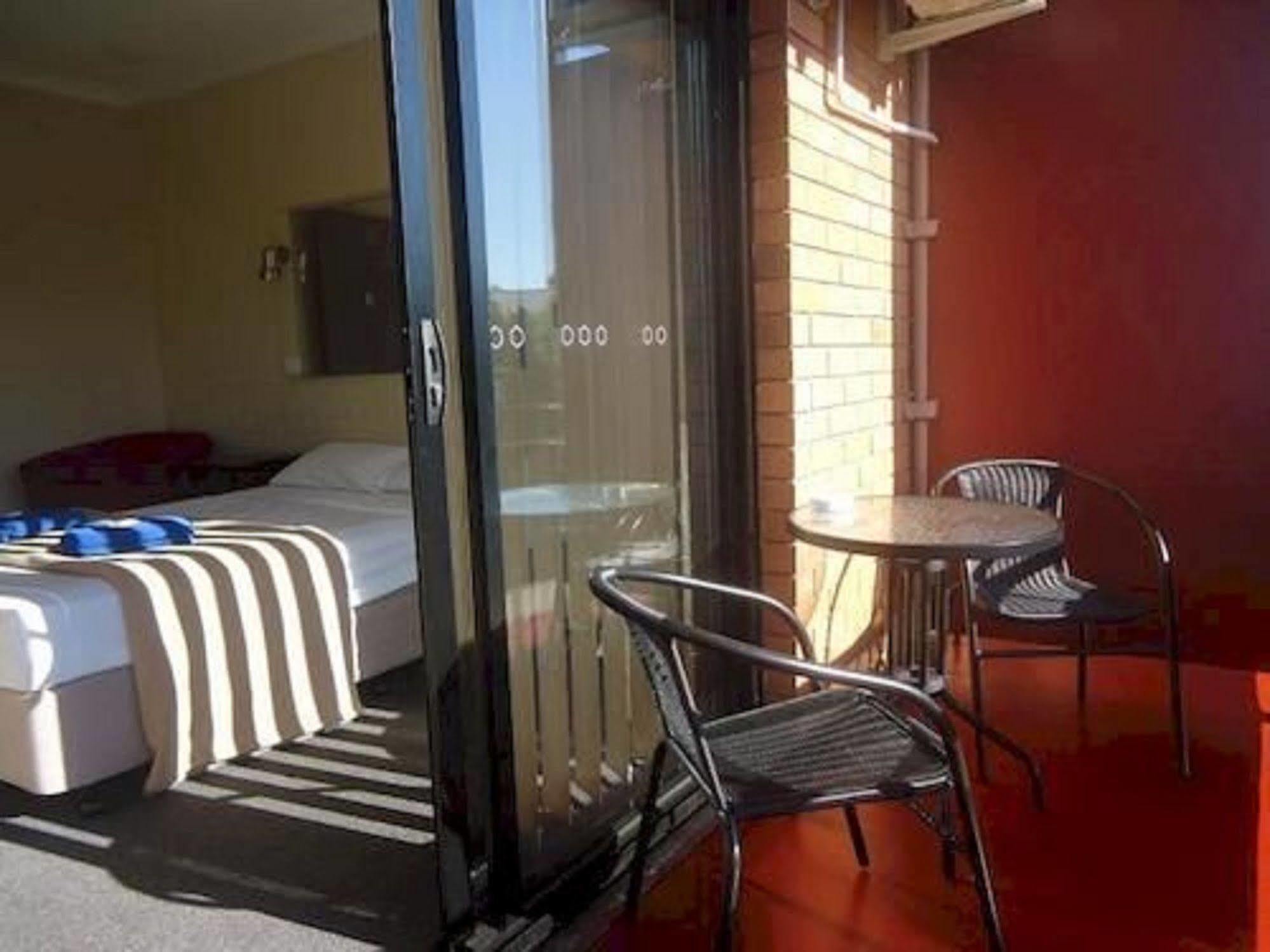 Kingsford Riverside Inn Brisbane Extérieur photo