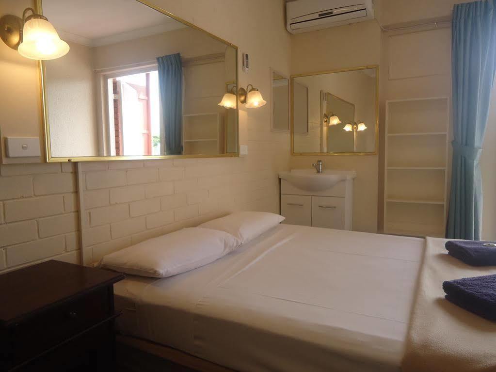 Kingsford Riverside Inn Brisbane Extérieur photo