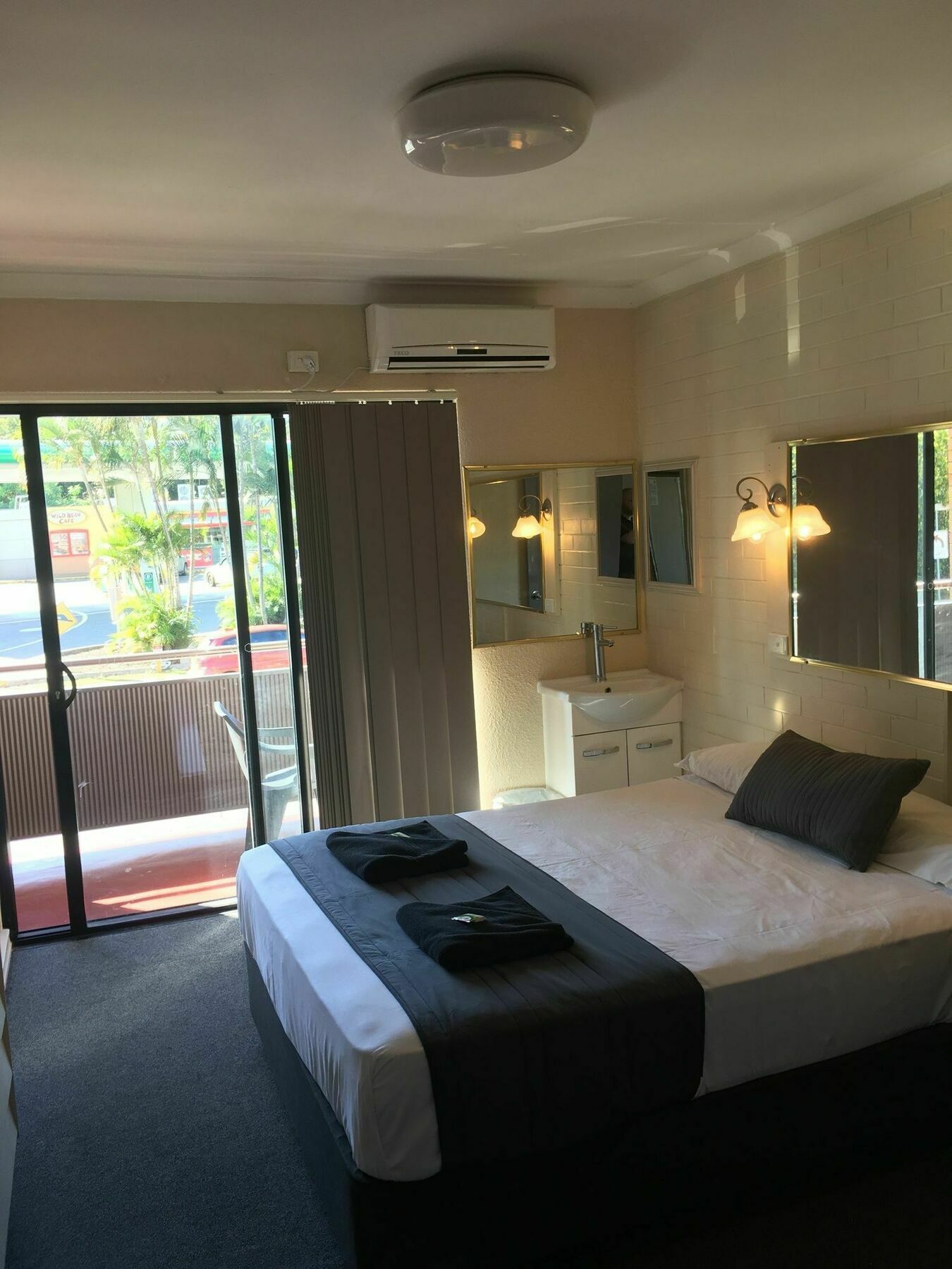 Kingsford Riverside Inn Brisbane Extérieur photo